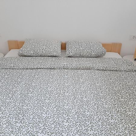Green Bee Apartment Lesce  Exterior foto